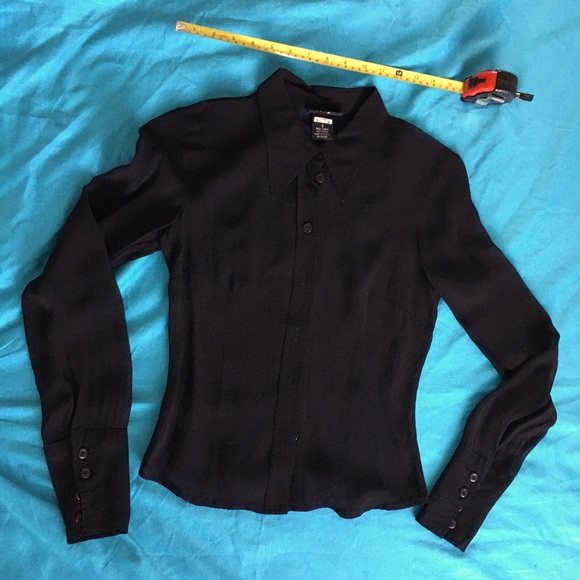 Pre-Owned - Silky Brand - Embroidered Semi-Sheer Button Down Blouse